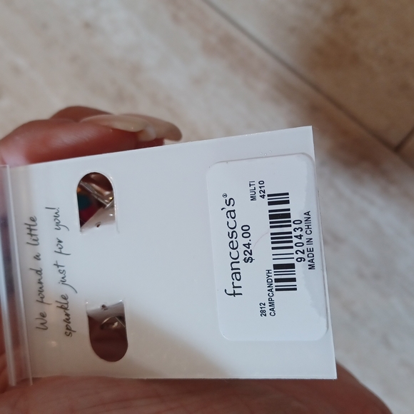 NWT Francesca's Heart Hoop Earrings - Picture 5 of 5